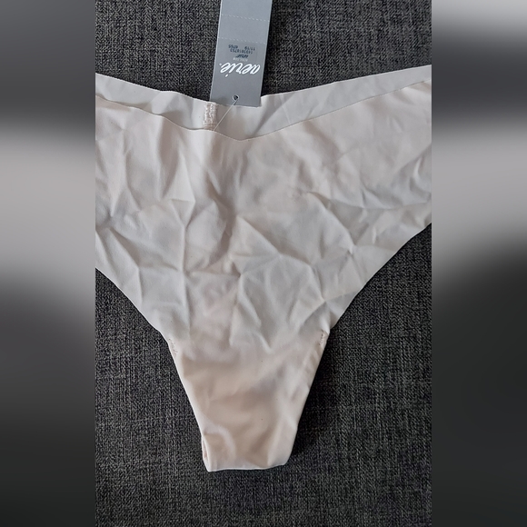 Tanga - Picture 3 of 10